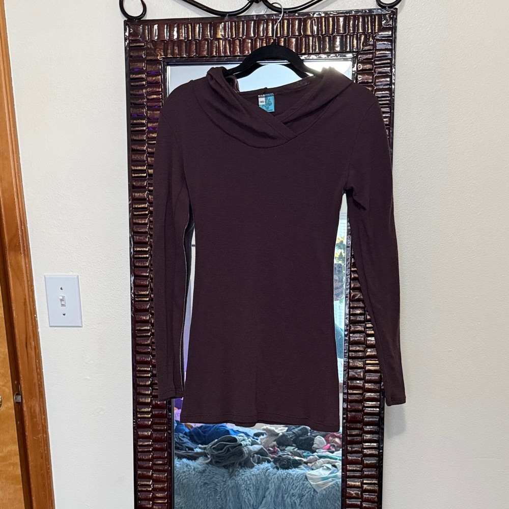 Intertwined Women's Long Sleeve Hooded Tunic Top in Dark Purple XS